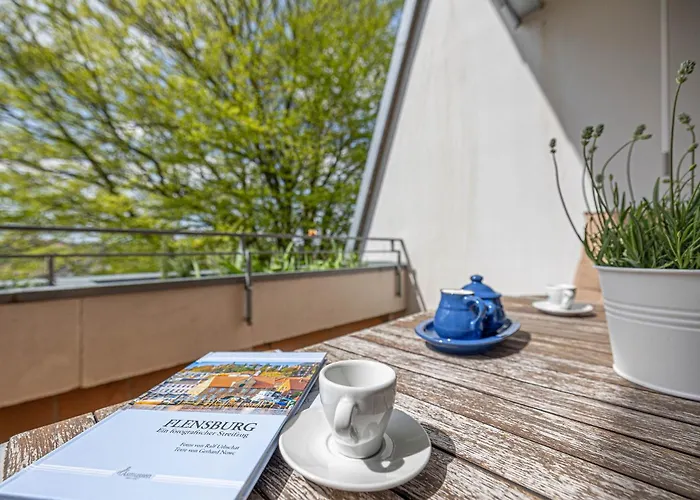 Апартаменты Fewo1846 - Eastside - Komfortables Im 2 Og Mit Balkon Und Tg-stellplatz Фленсбург